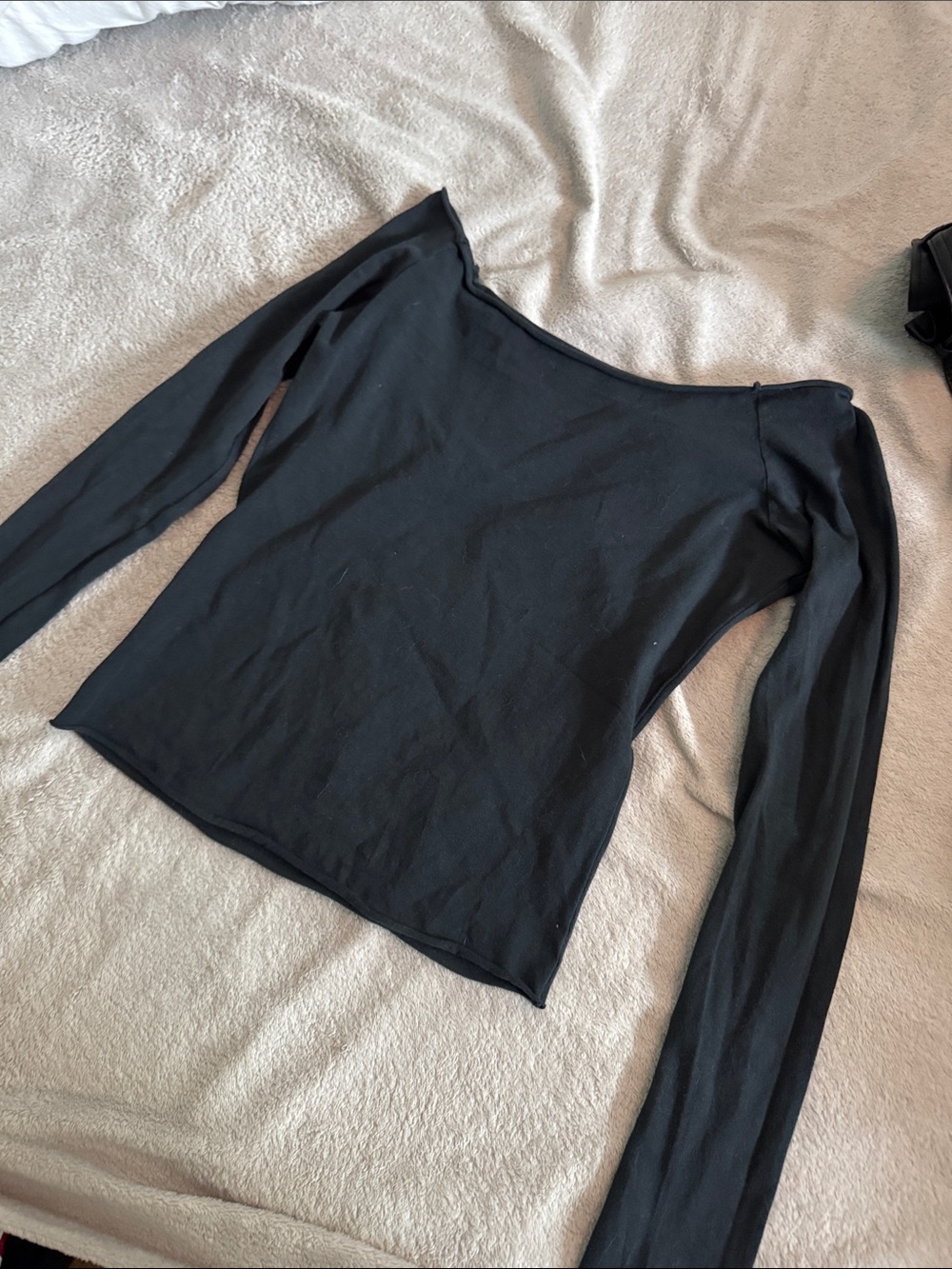 Brandy Melville Black Off-Shoulder Long Sleeve Crop Top